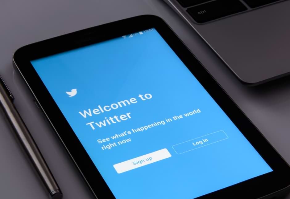 Bug in Twitter Exposed the Protected and private Tweets of Users